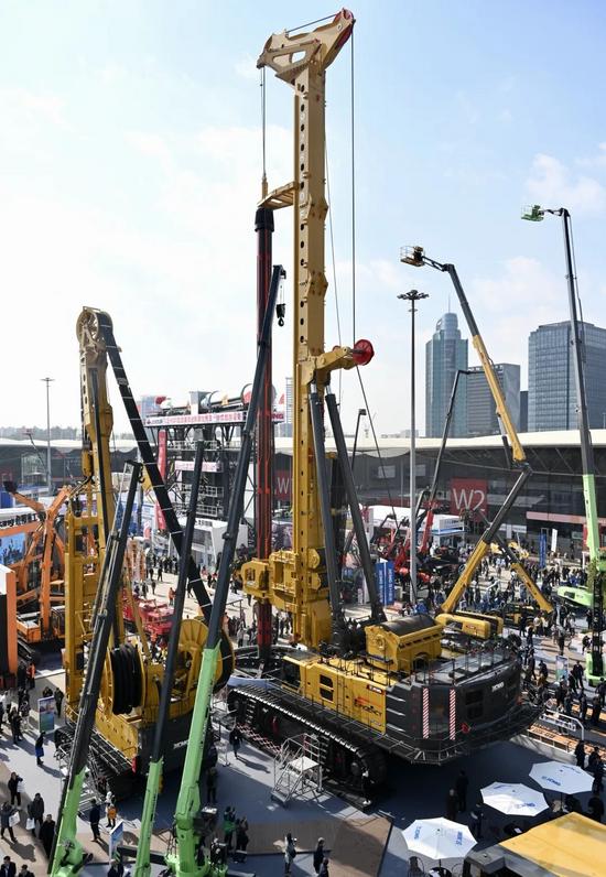 霸榜！徐工再度領跑全球移動式起重機制造商榜單